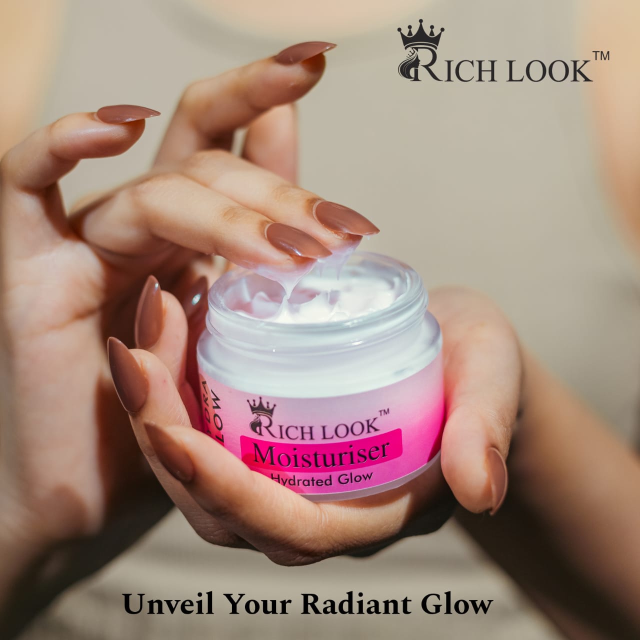 MOISTURIZING DAY CREAM Spf 50+ (Hydrated Glow with Hyaluronic Acid)